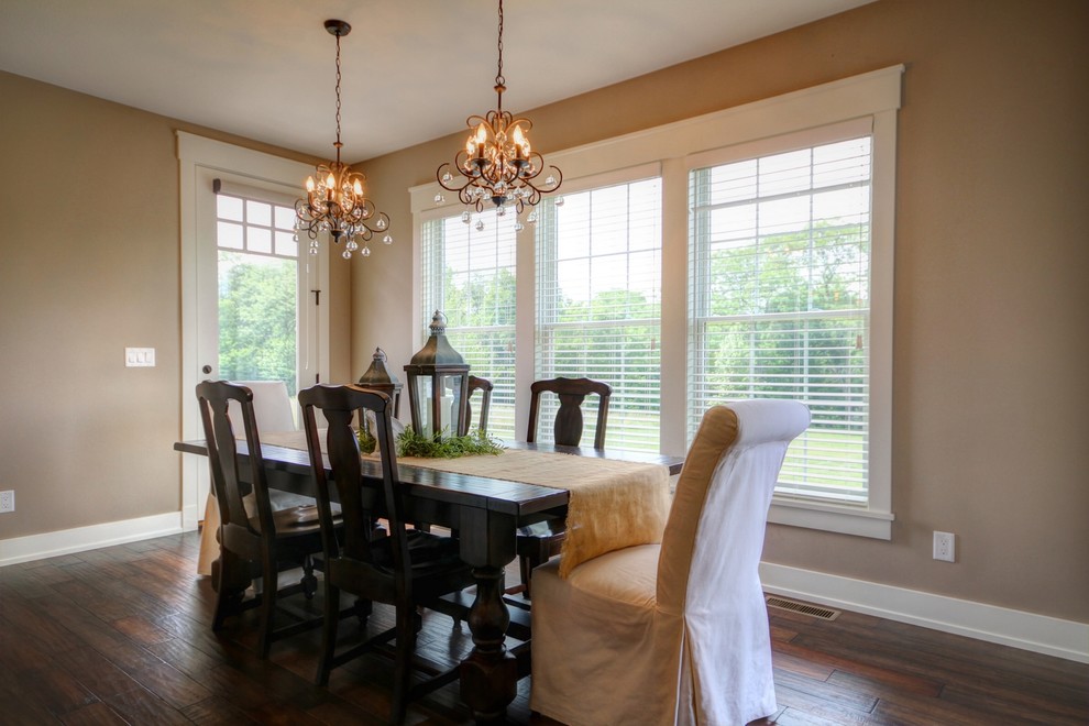 Example of a transitional dining room design in Chicago