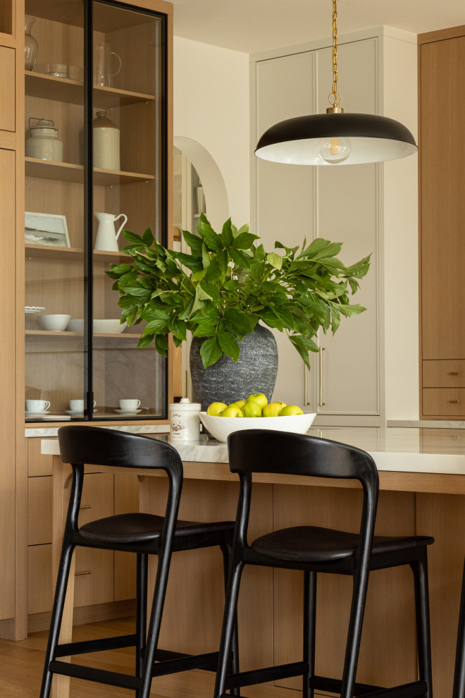 Inspiration for a transitional kitchen remodel in Toronto