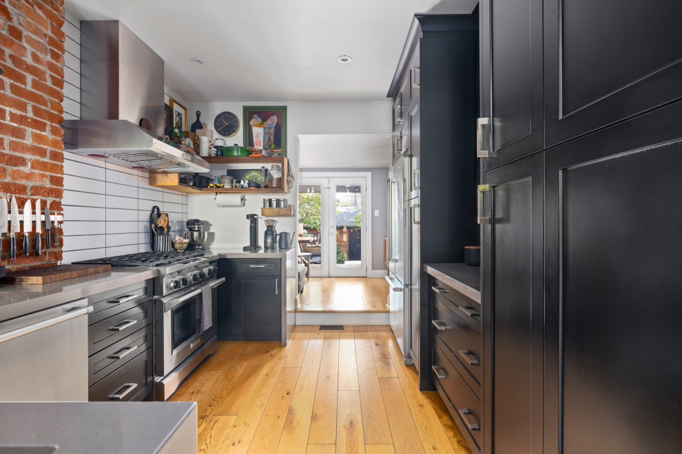 Inspiration for a transitional kitchen remodel in Toronto