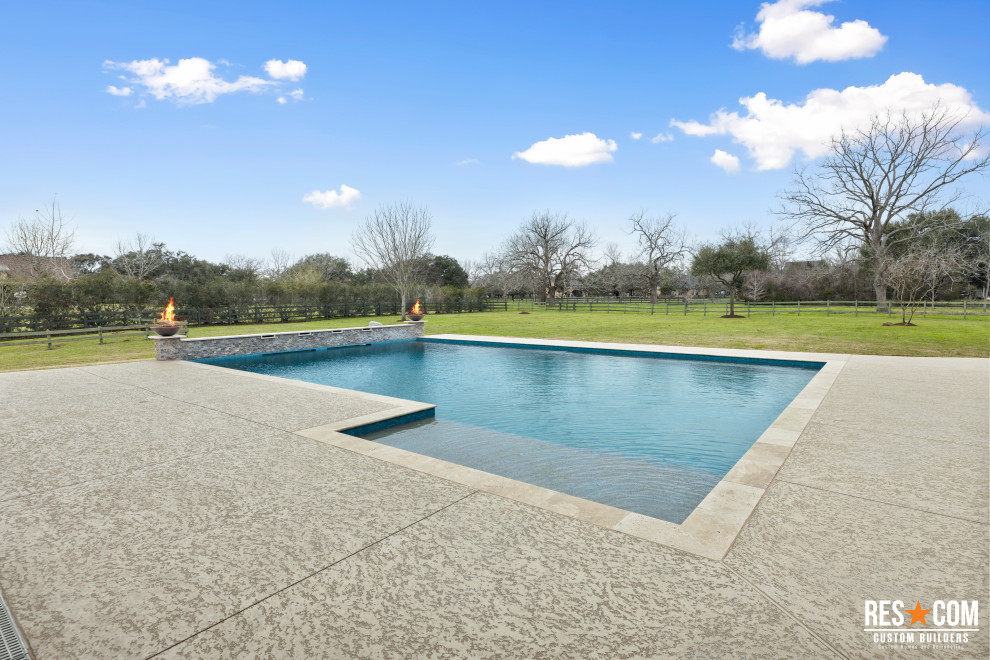 Rolling Woods - Outdoor Patio & Pool