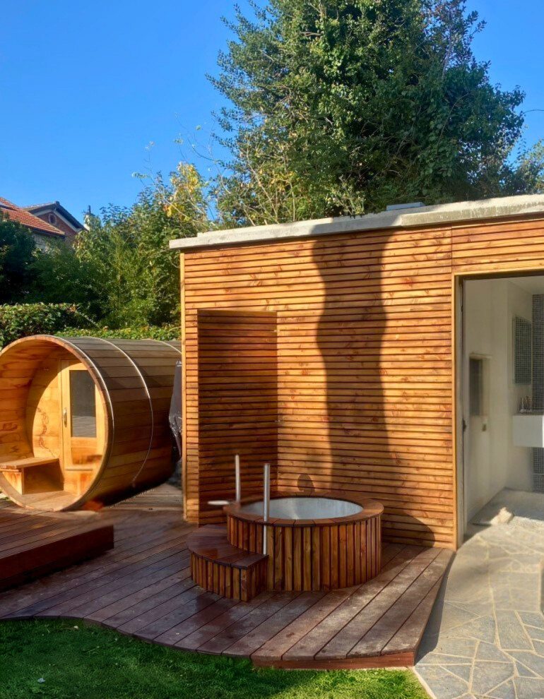 Espace bien-être avec piscine et spa à Clamart