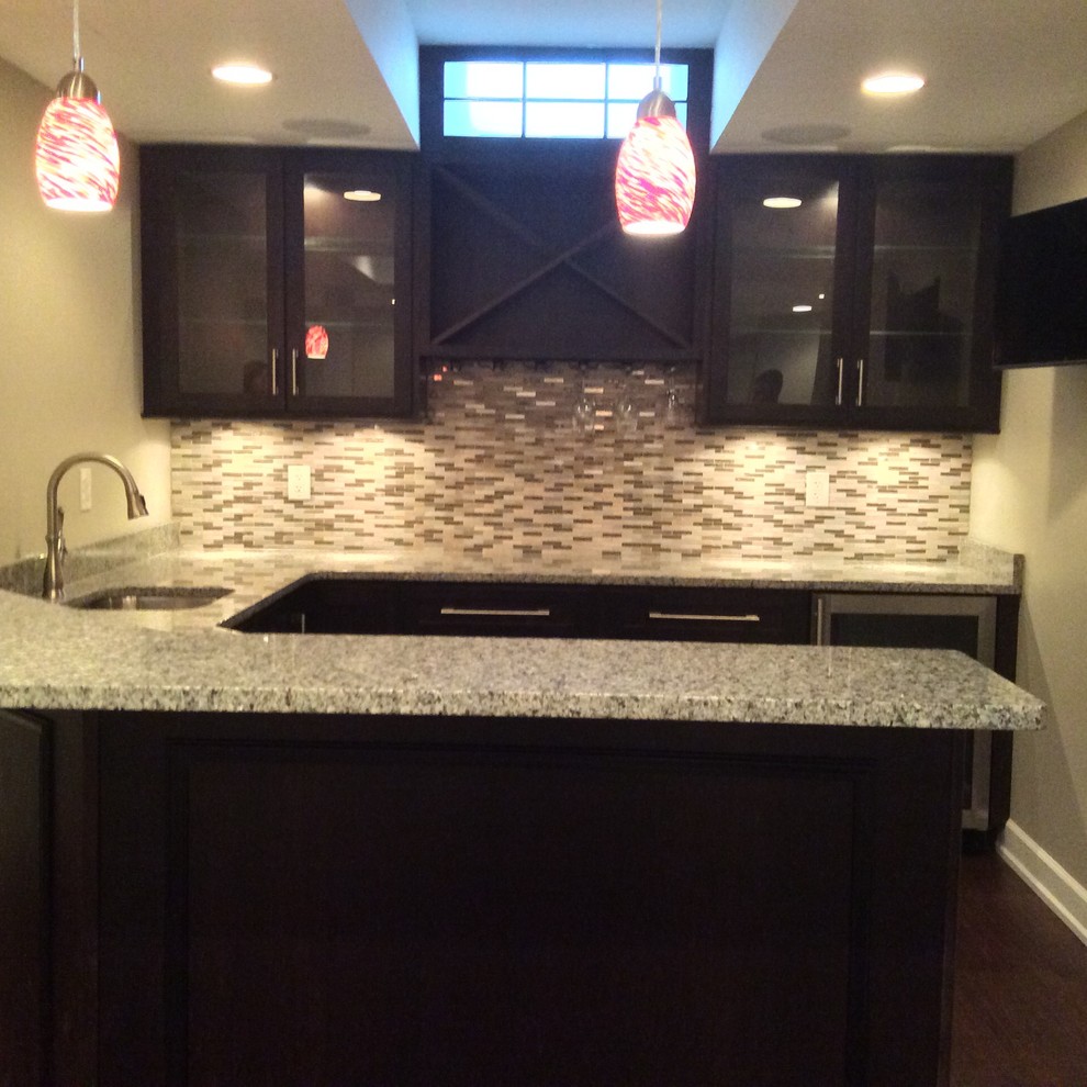 Transitional basement photo in Detroit