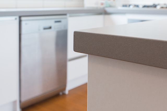 Contemporary Neutral Kitchen contemporary-koek
