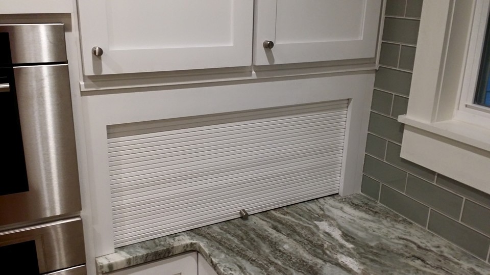 Transitional kitchen photo in Jacksonville with shaker cabinets and white cabinets
