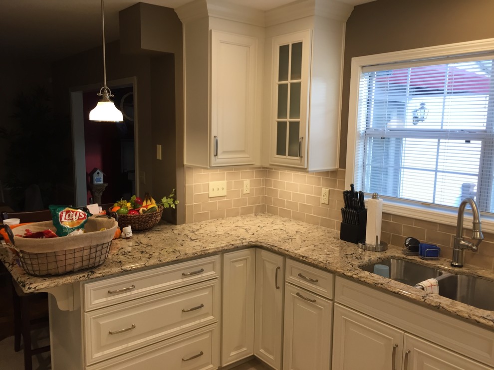 Home design - transitional home design idea