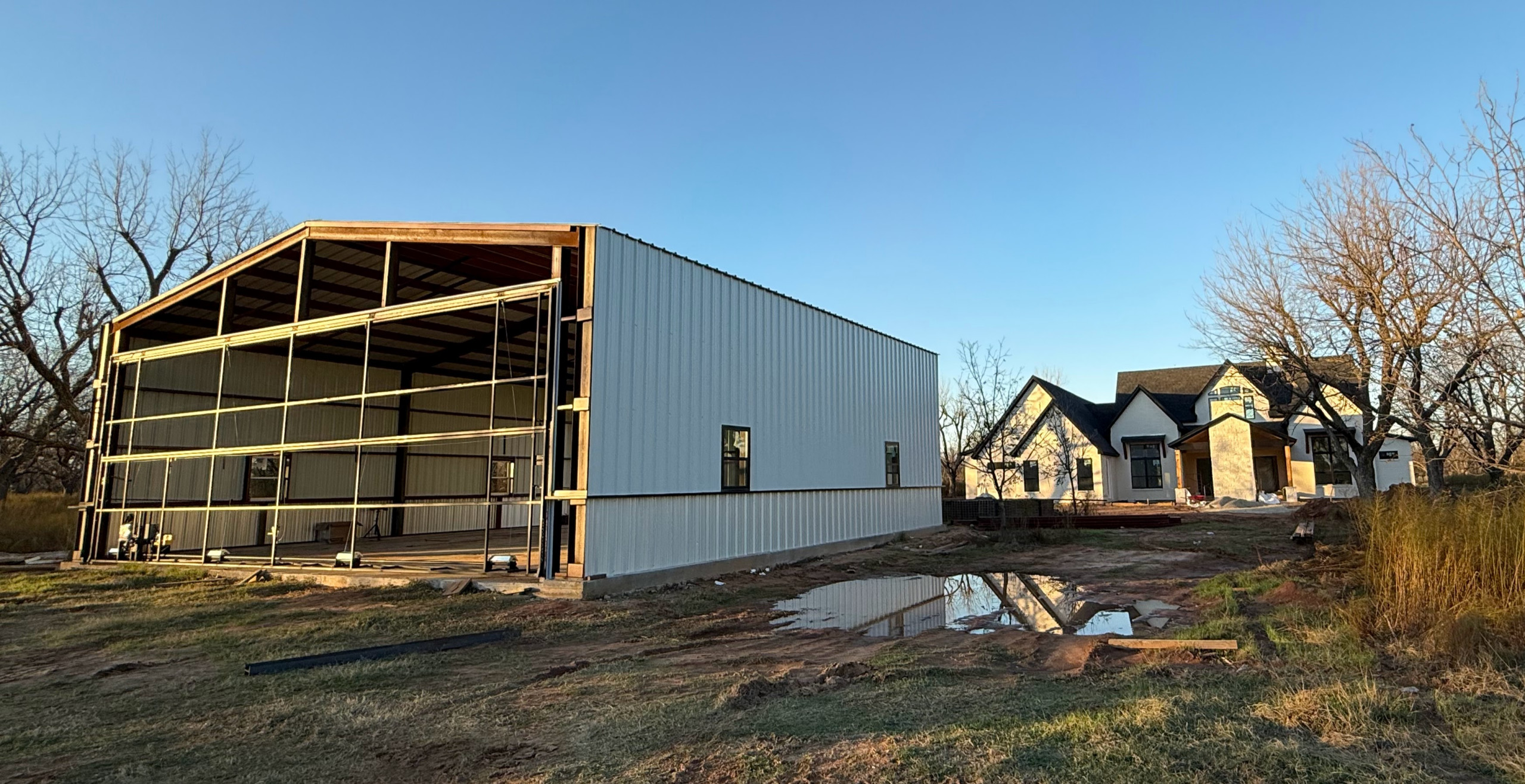 Example of a transitional exterior home design in Dallas