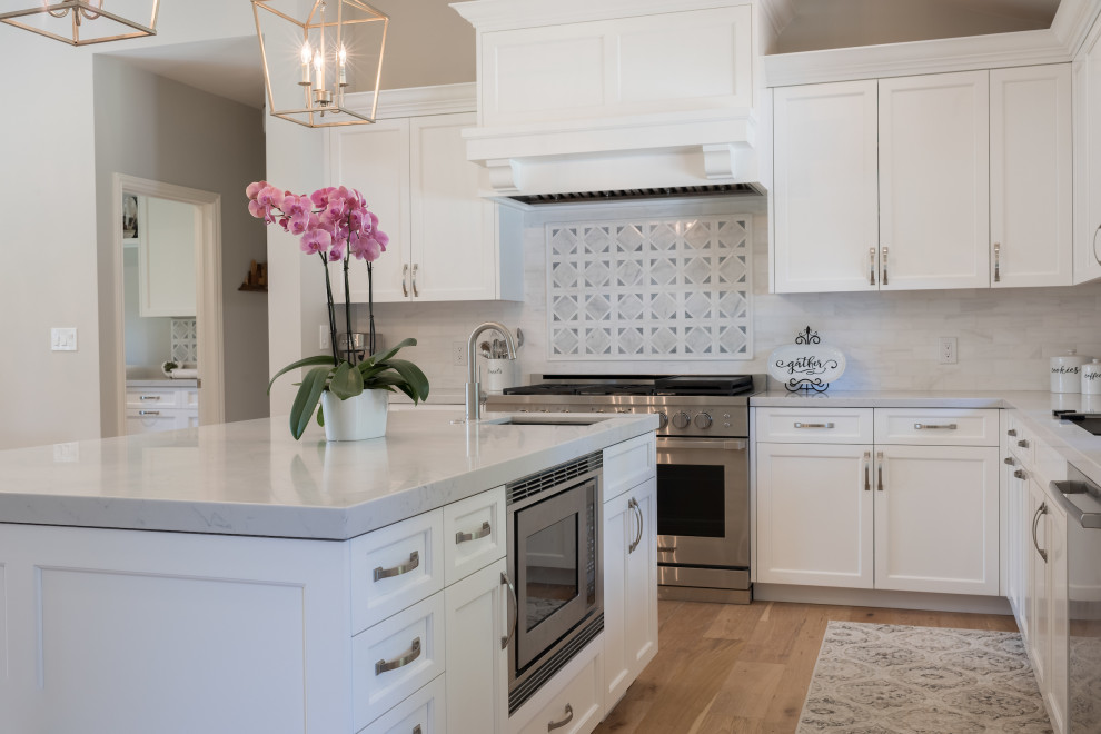 Emerald Dr- Kitchen/ Living/ Laundry