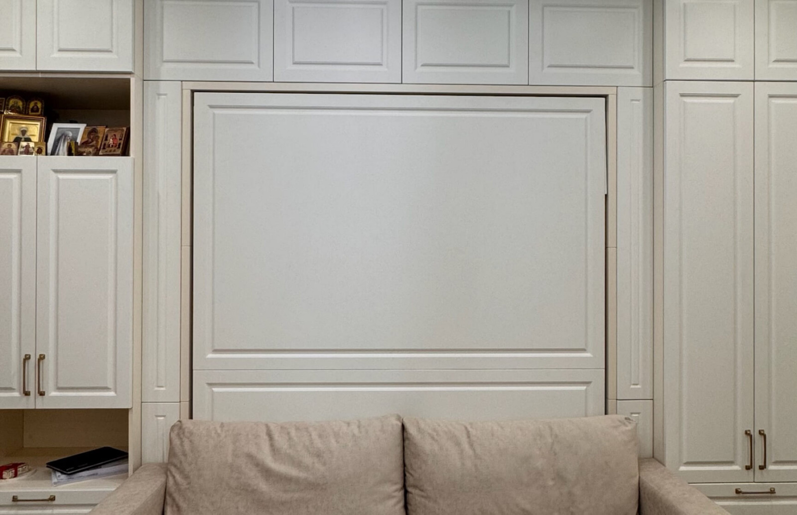 Кровать-трансформер с диваном в бежевом цвете