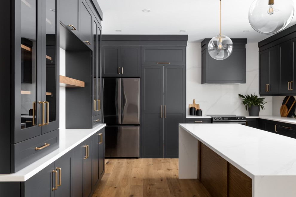 Inspiration for a transitional kitchen remodel in Toronto