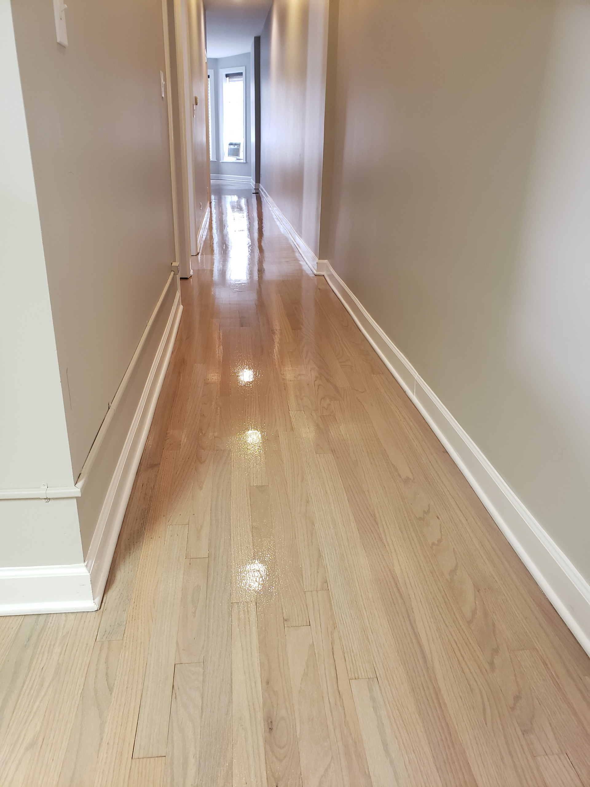 Chicago , Silvered Gray on red oak , Synteco sweedish finish