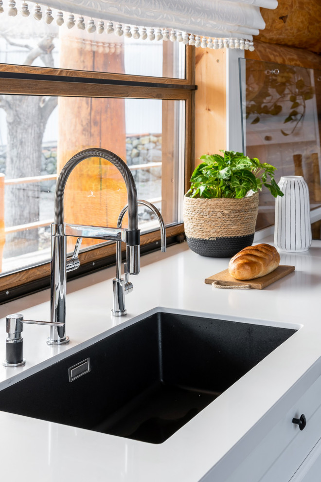 Кухня в скандинавском стиле для бревенчатого дома