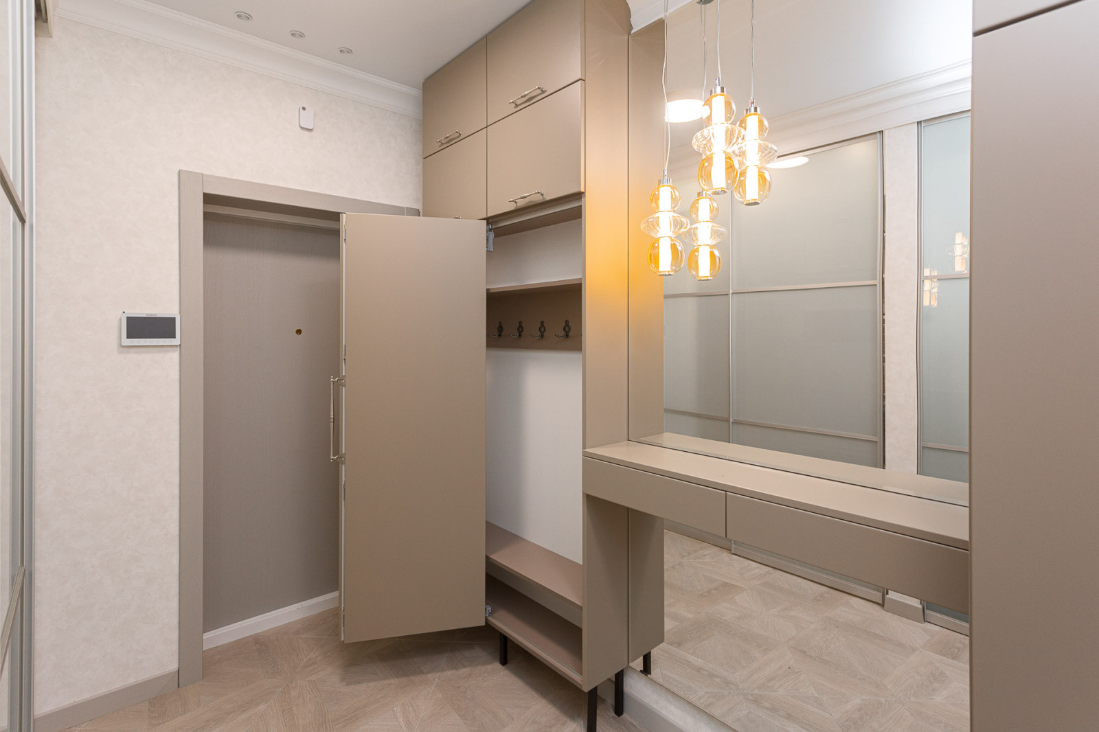 Шкафы в прихожую