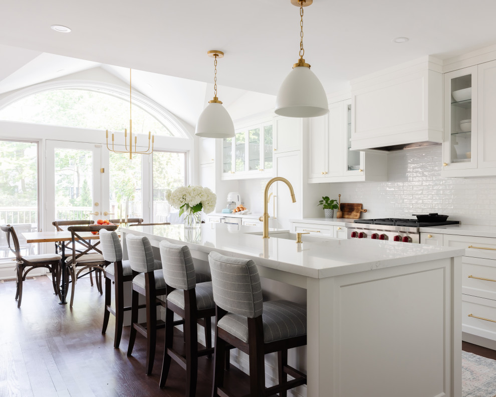 Example of a transitional kitchen design in Toronto