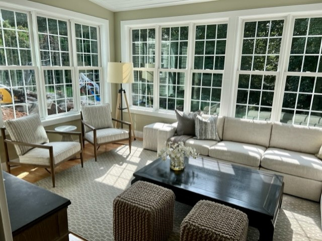 NEUTRAL SUNROOM