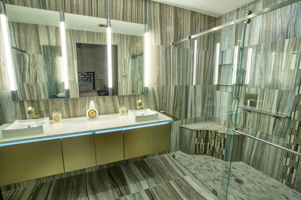 Photo of a contemporary bathroom in Houston.