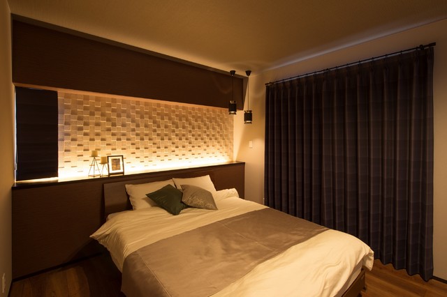 ダークブラウンのシックな家具が映えるヴィンテージハウス Contemporain Salle De Bain Autres Perimetres Par イシンホーム 高松支店 ダークブラウンのシックな家具が映えるヴィンテージハウス Contemporain Salle De Bain Autres Perimetres Par イシンホーム 高松支店