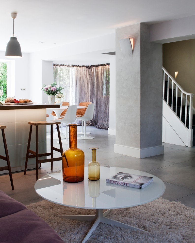 This is an example of a contemporary living room in London.