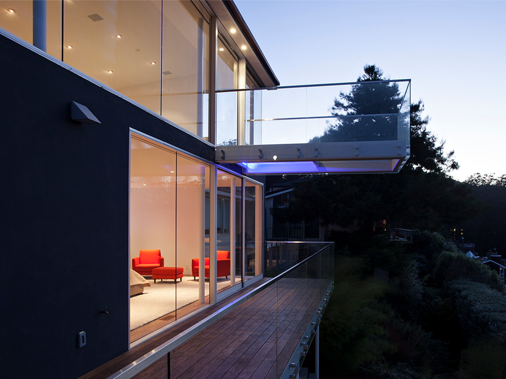 Inspiration for a contemporary deck remodel in San Francisco