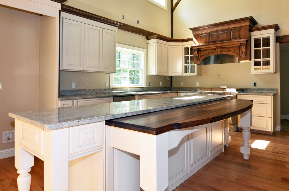 Inspiration for a rustic kitchen remodel in Boston