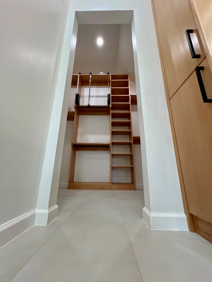 Master Bathroom Closet