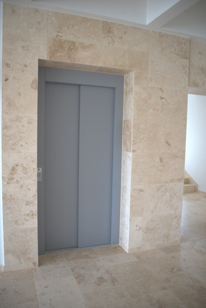 Moderner Eingang in Sonstige