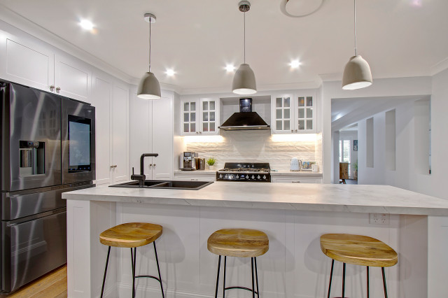 Clean White Shaker Kitchen with Breakfast Bar modern-kitchen