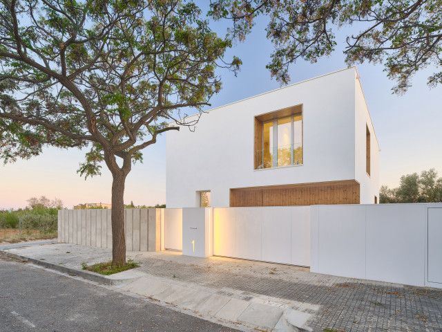 CASA ON modern-exterior