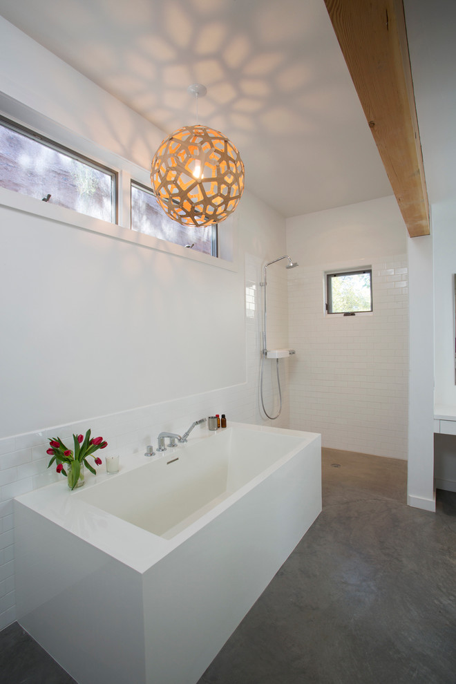This is an example of a transitional bathroom in Albuquerque.