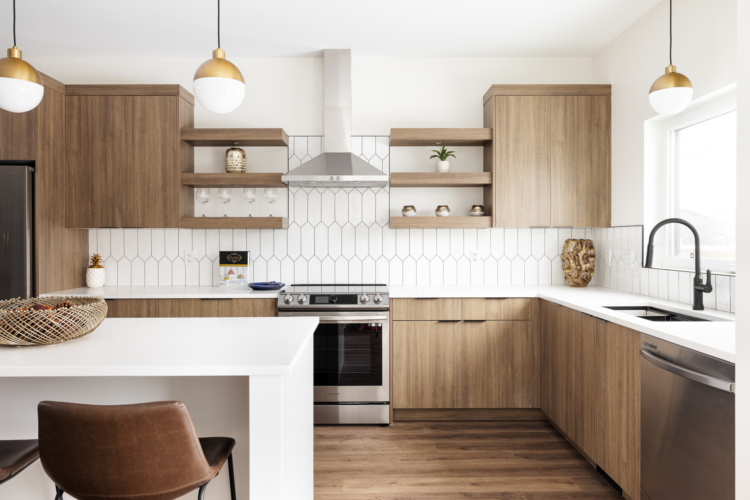 Textured Melimine, Kitchen & Vanitys Reno