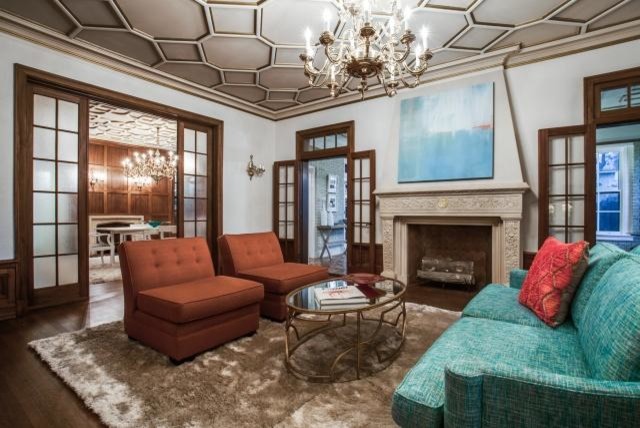 Photo of a traditional living room in Dallas.