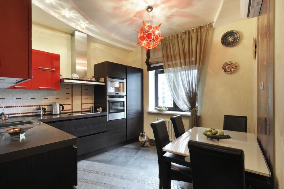 Яркая история