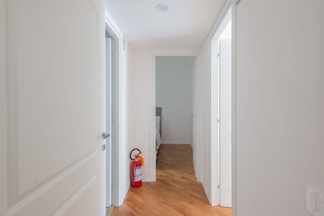 Appartamento Mesopotamia contemporary-hallway-and-landing