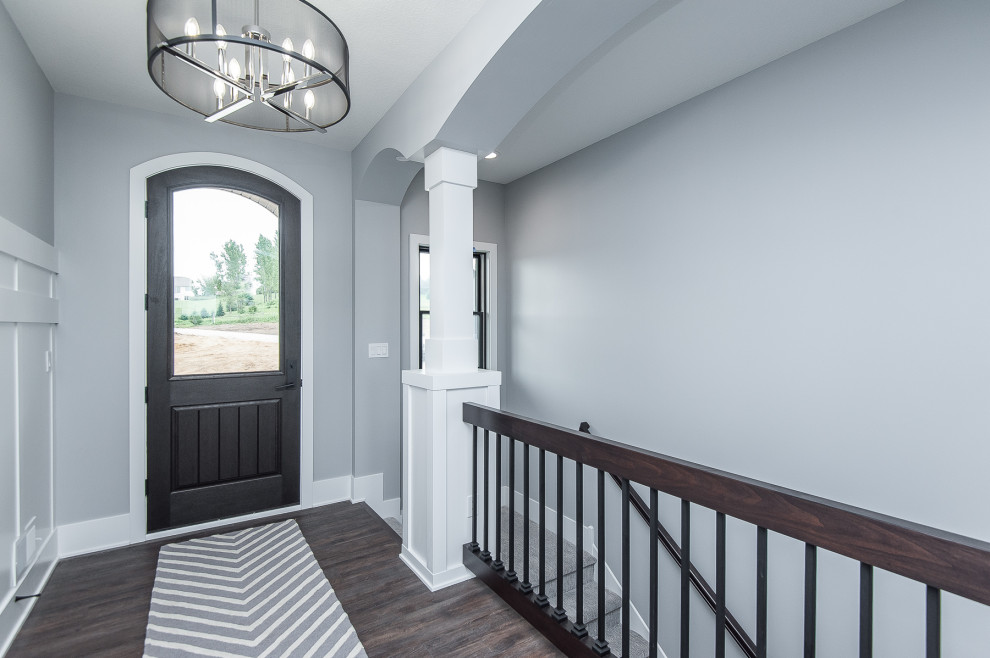 Entryway - transitional entryway idea
