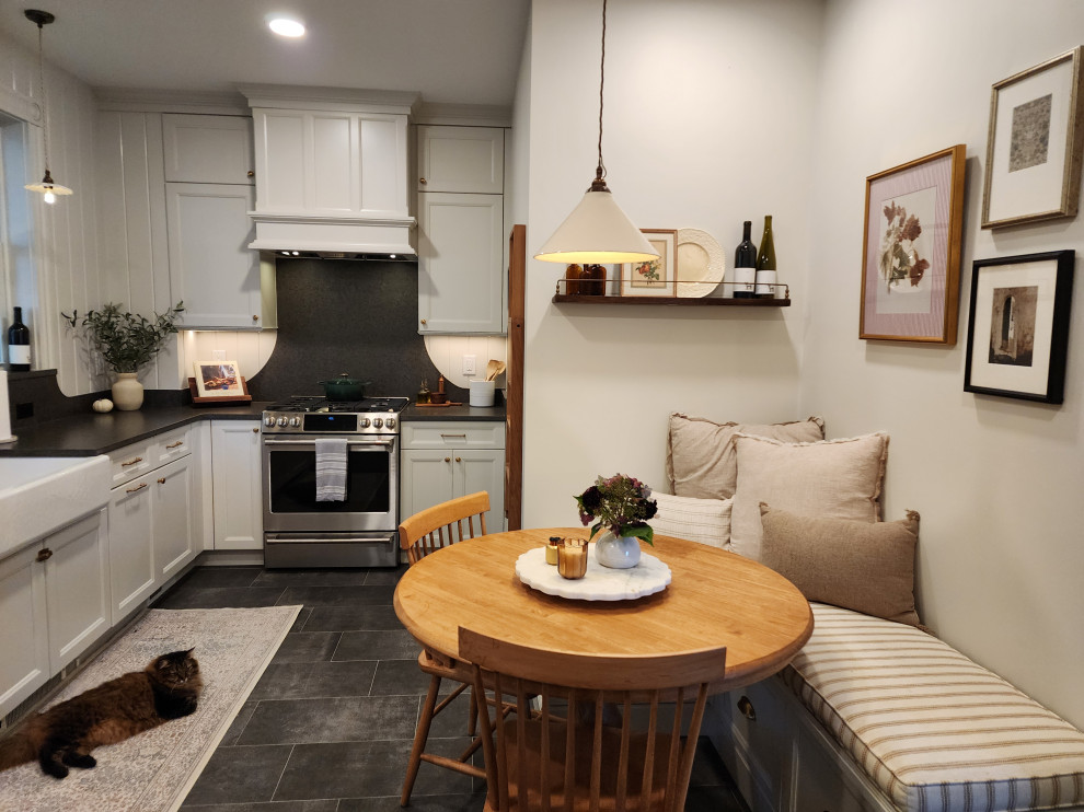 16831 - The Purrfect Kitchen