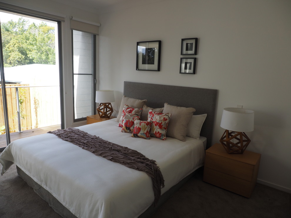 Contemporary bedroom in Brisbane.