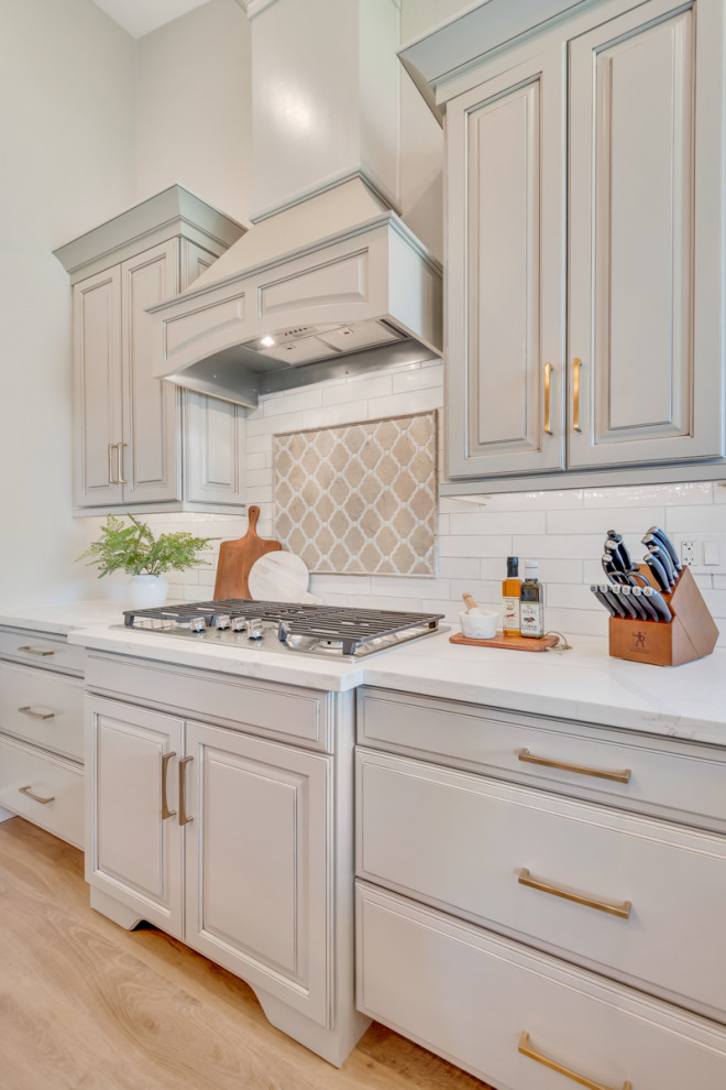 Transitional kitchen photo in Phoenix