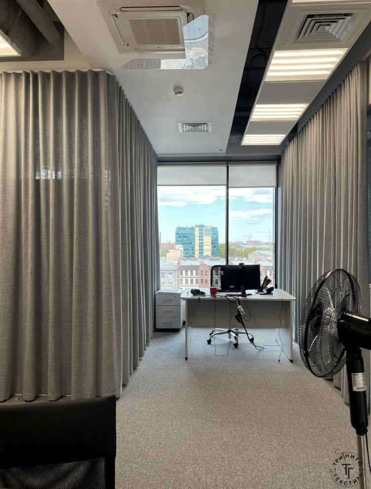 Зонирование текстилем офиса "Триколор"