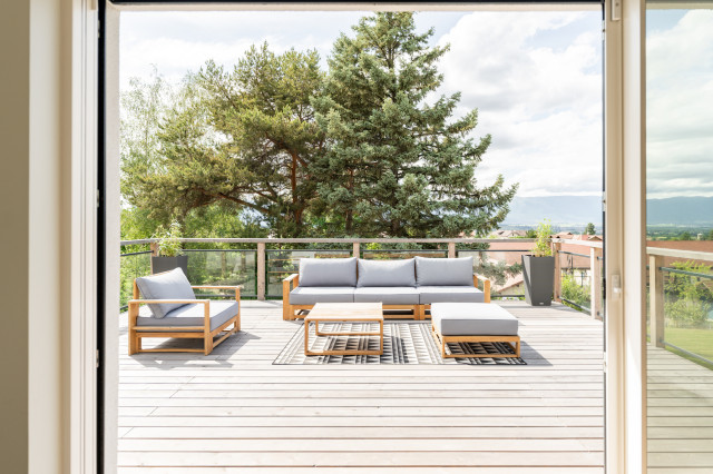 r&eacute;novation totale et cr&eacute;ation d'une extension pour une maison de 1968 modern-terrasse