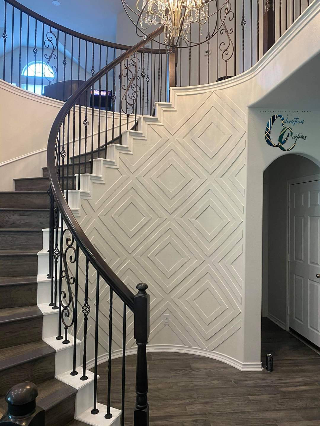 Accent Wall Designs on Curved Staircase
