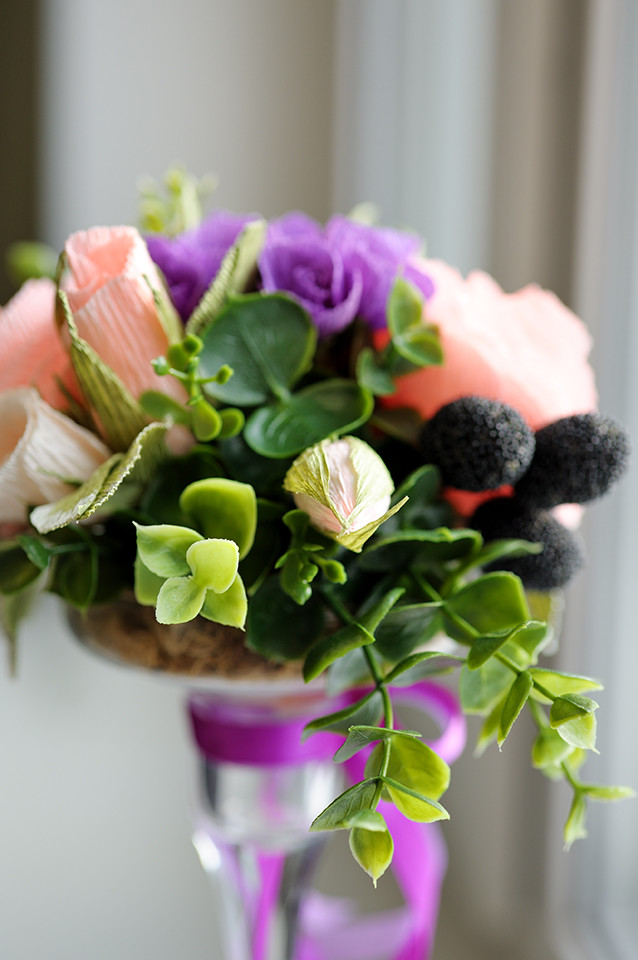 Цветочная композиция на стеклянной подставке