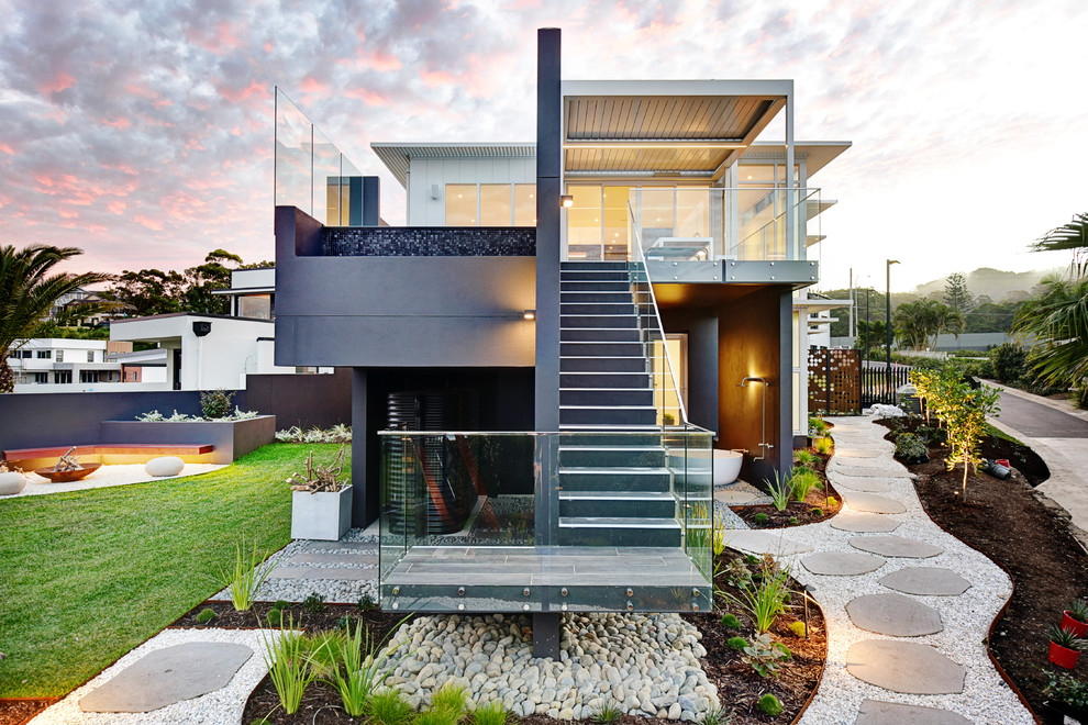 Design ideas for a modern exterior in Other.