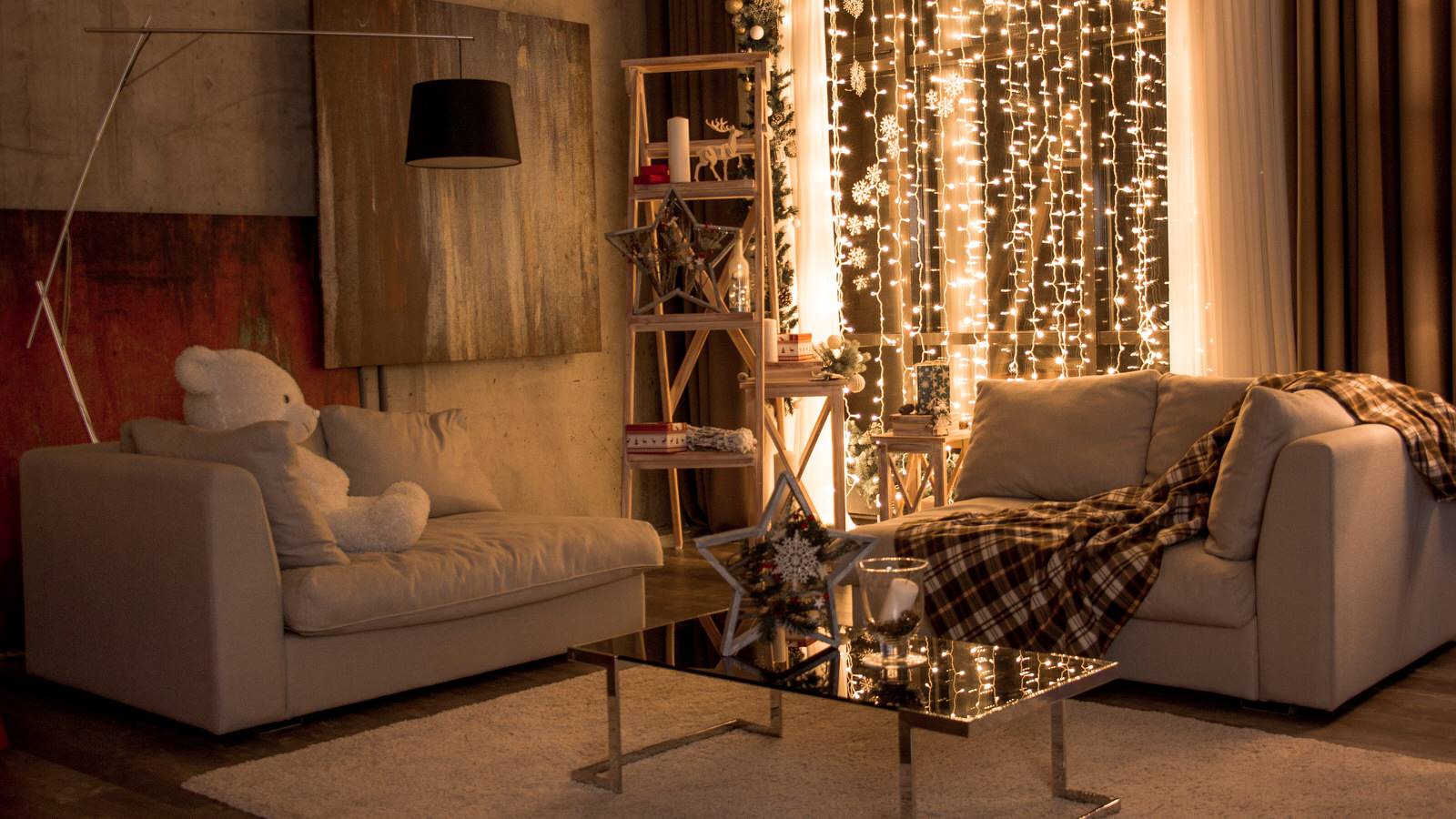 Стремянка и светильники из дерева для фотостудии