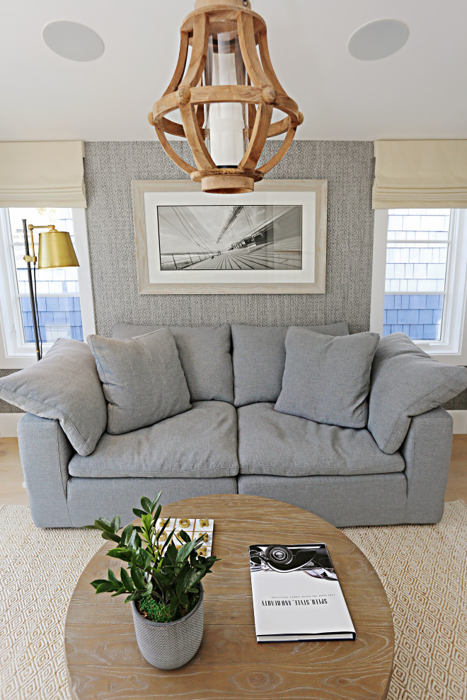 Transitional home design photo in Orange County