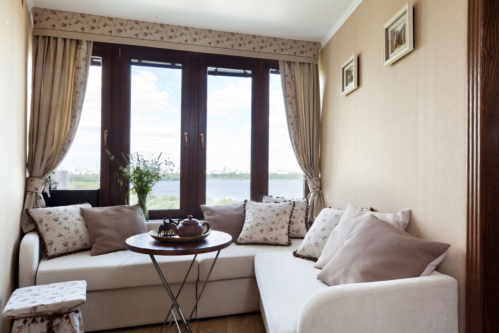 Английский завтрак. Фотосъемка интерьера квартиры в Строгино