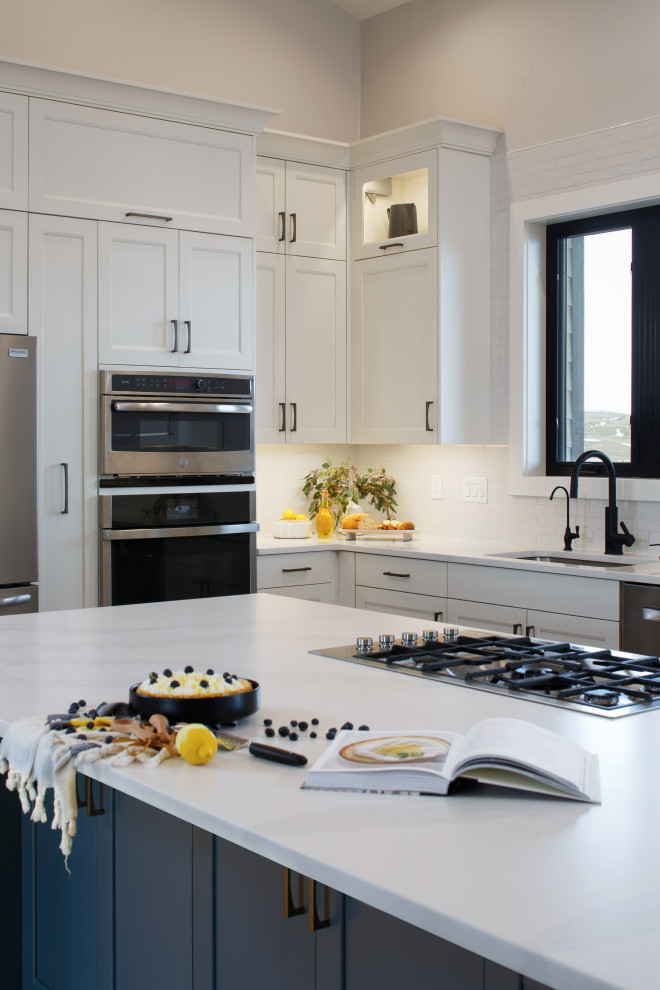 Kitchen - transitional kitchen idea