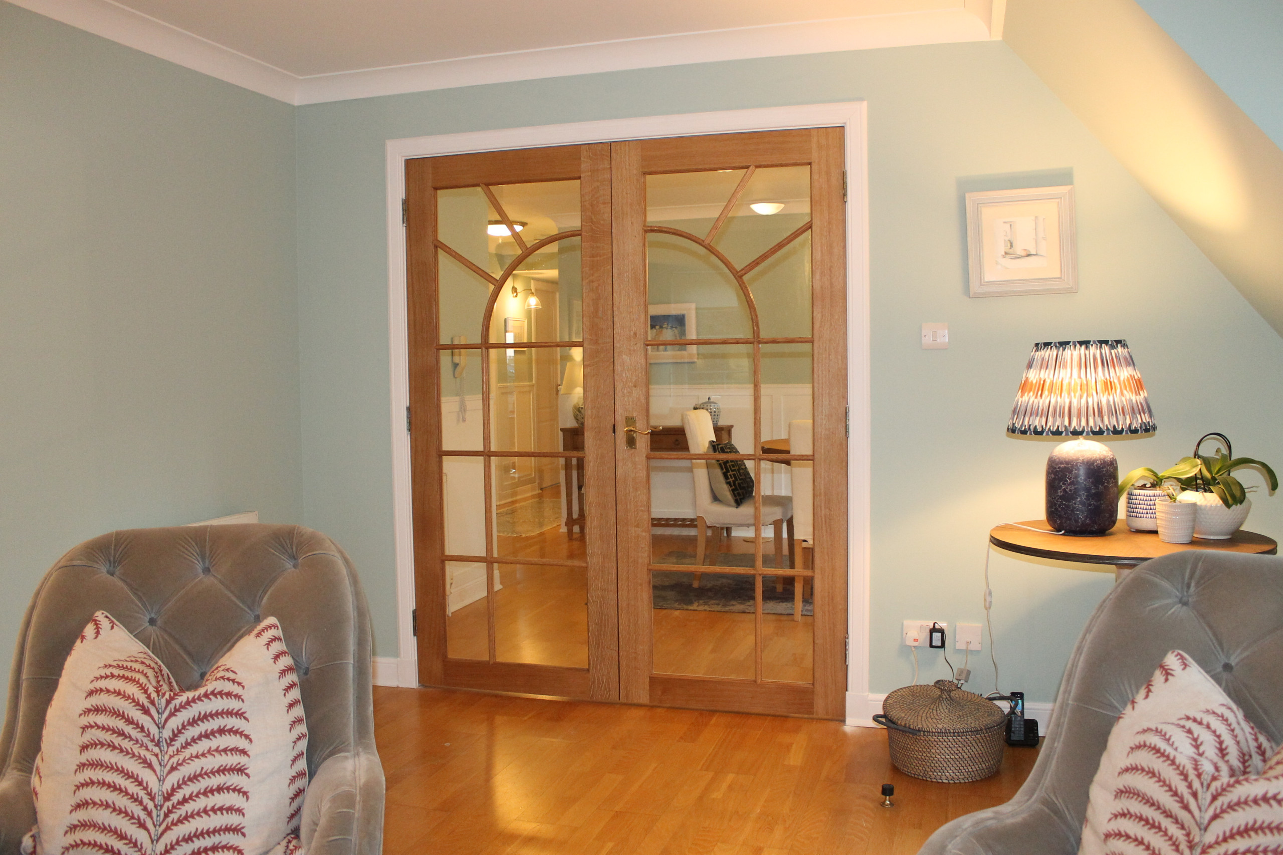 Internal doors with curved astragals