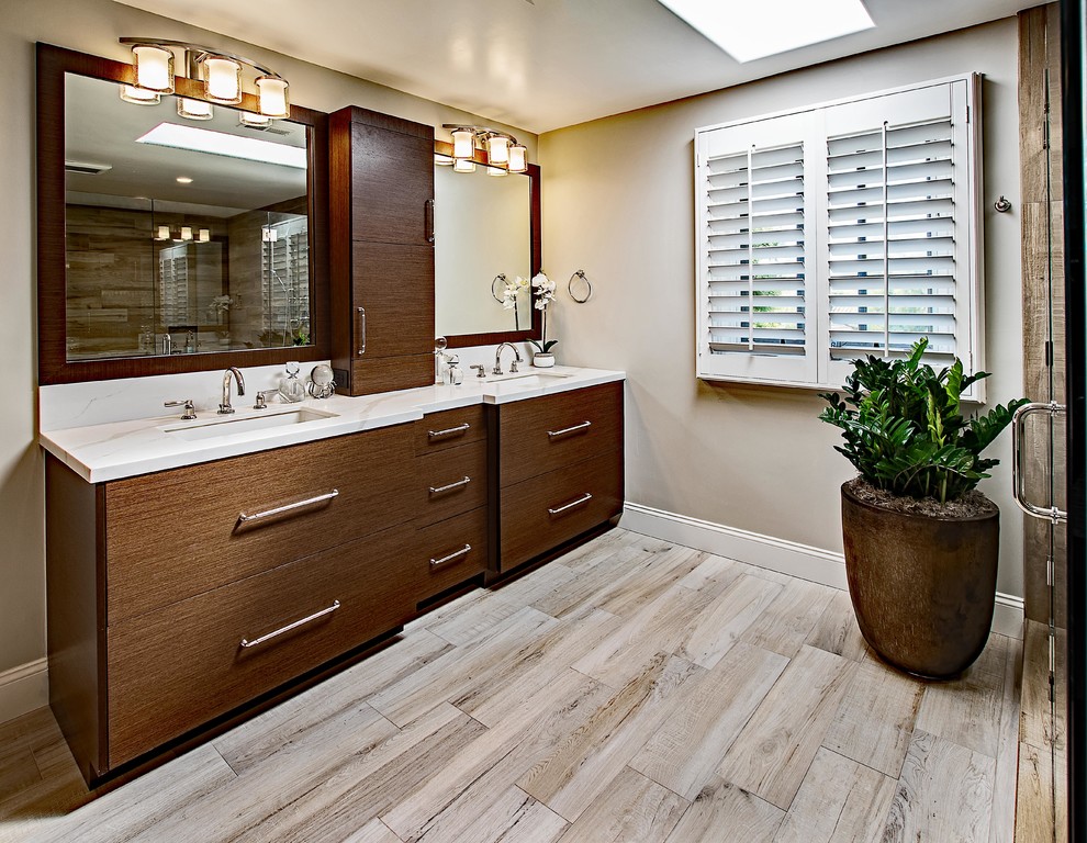 Inspiration for a transitional home design remodel in Orange County