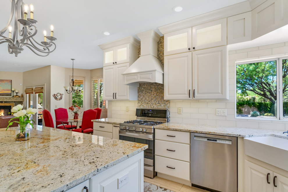 Kitchen - transitional kitchen idea