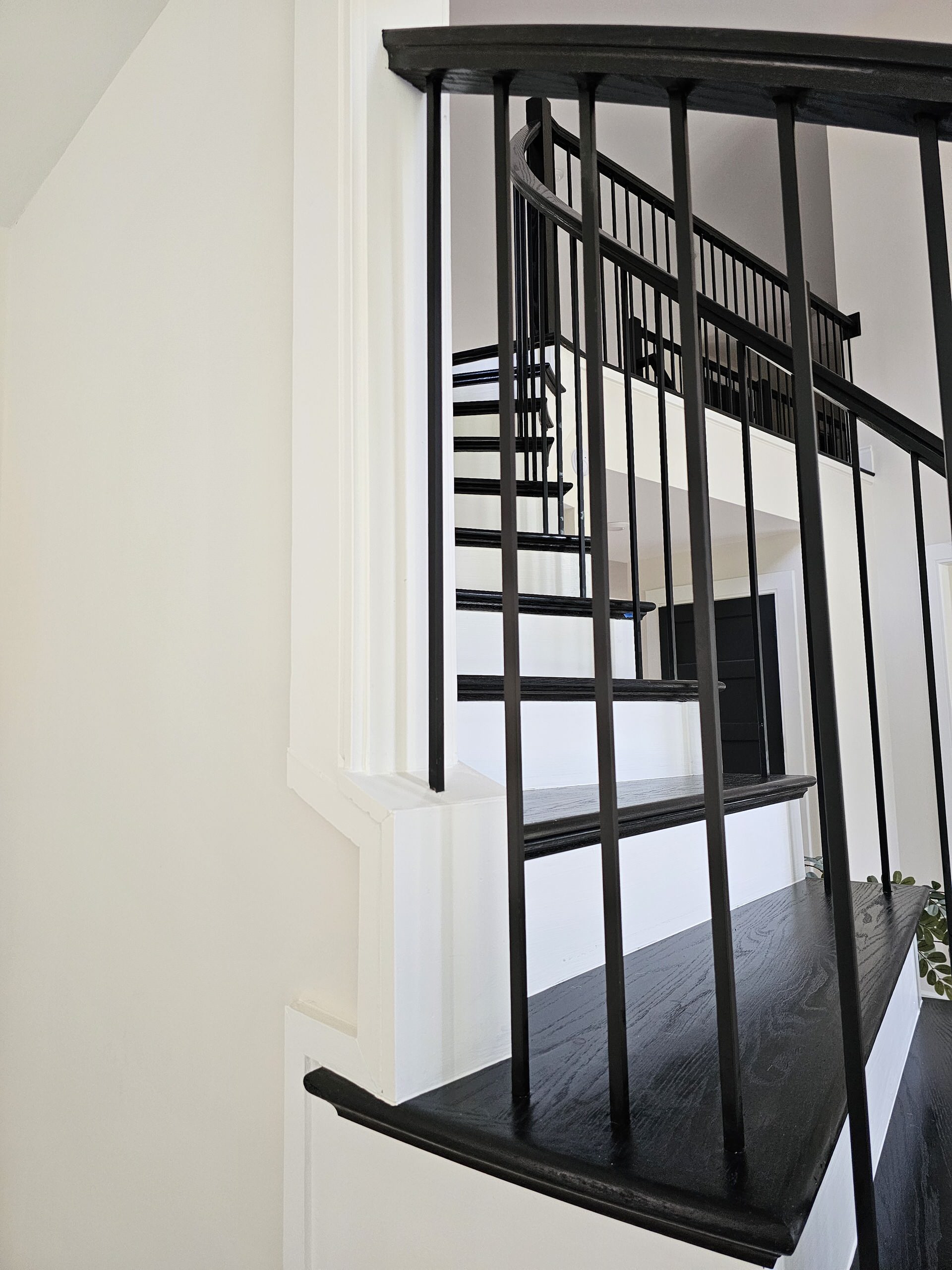 Elegant Curve Elevates Modern Design, Mclean, VA 22101