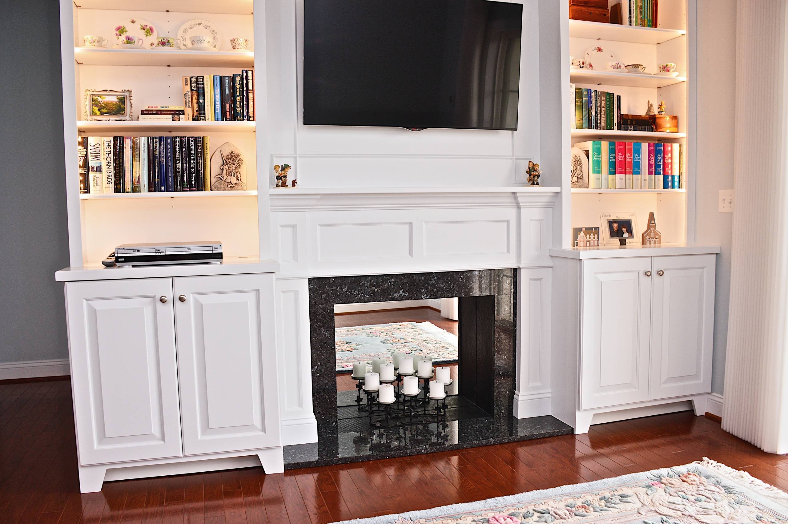 Bookcase/Built-in